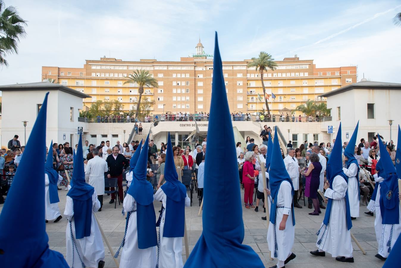 La hermandad de La Misión tuvo una estación de penitencia espléndida este Viernes de Dolores