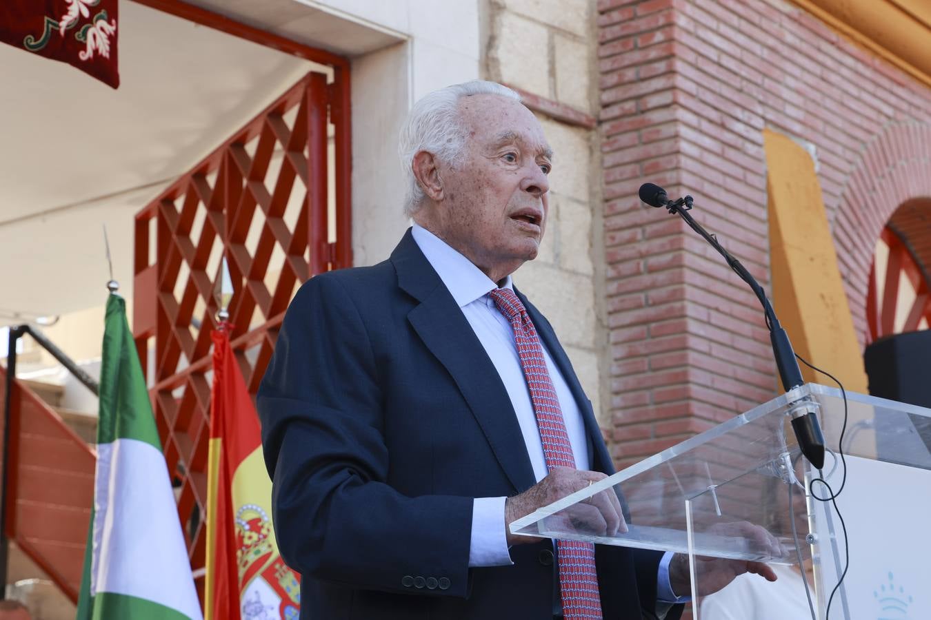 Inauguración del monumento a Curro Romero en La Algaba