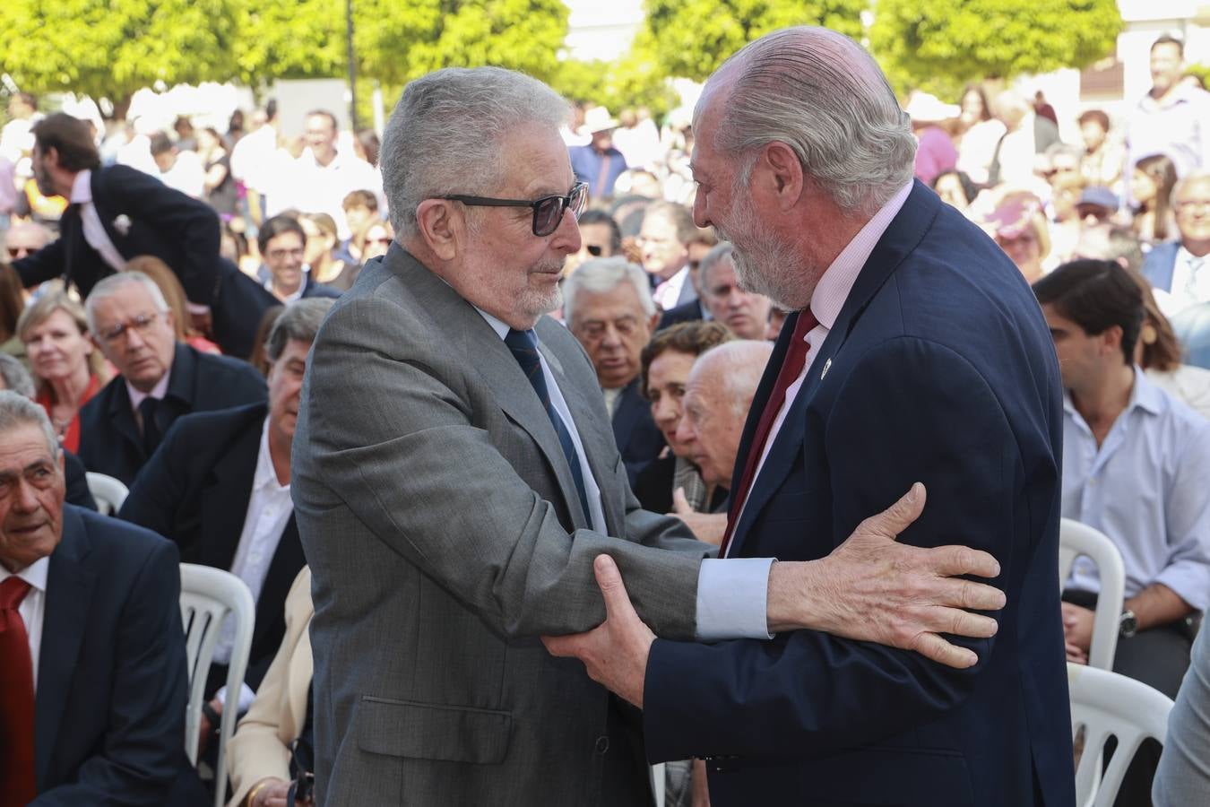 Inauguración del monumento a Curro Romero en La Algaba