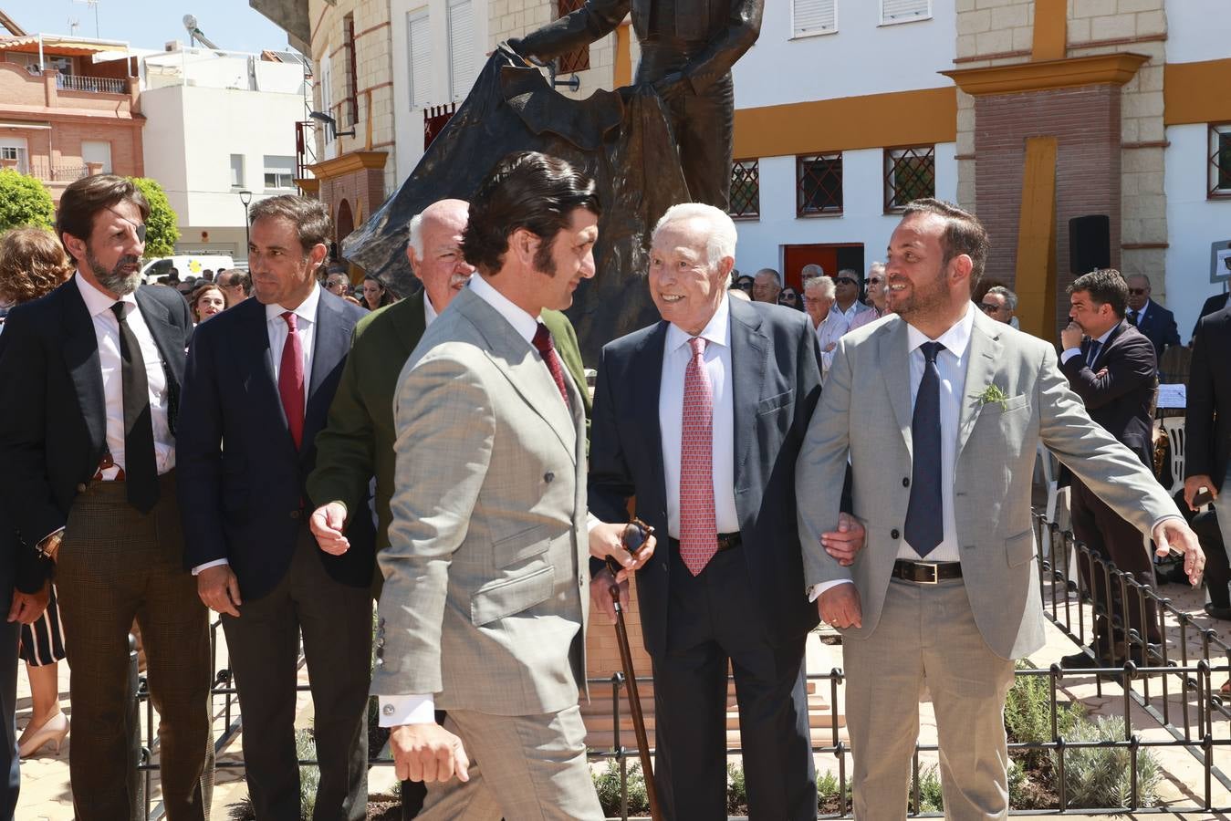 Inauguración del monumento a Curro Romero en La Algaba