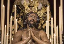 VÍDEO: Entrada en la Campana del Señor de las Penas de la Estrella el Domingo de Ramos de la Semana Santa de Sevilla 2023