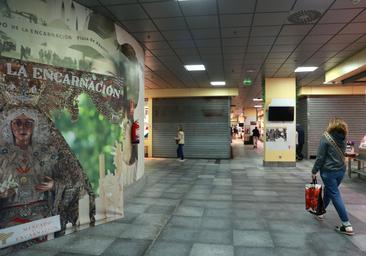 El mercado sevillano de la Encarnación pierde puestos y gana bares