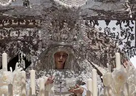 VÍDEO: Entrada en Campana de la Virgen de la Paz el Domingo de Ramos de la Semana Santa de Sevilla 2023