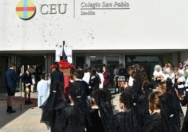 Procesión en el Colegio CEU San Pablo Sevilla