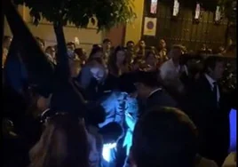 Vídeo completo del activista que fue reducido este Lunes Santo delante del paso de Cristo del Museo en Sevilla