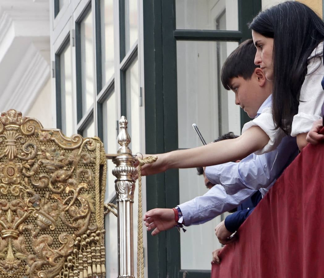 Salida de la hermandad de San Esteban en el Martes Santo de la Semana Santa de Sevilla 2023