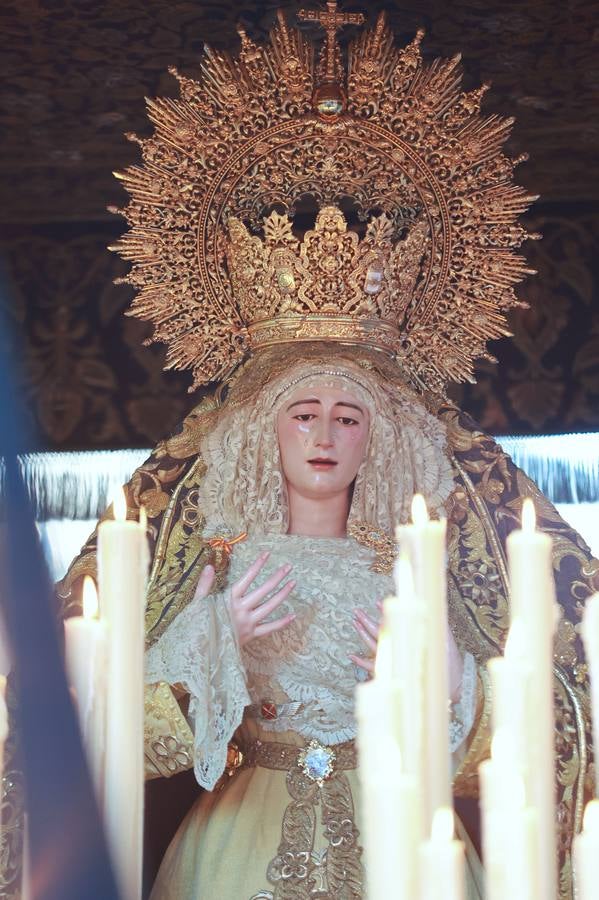 La hermandad de San Isidoro tras salir de su parroquia hacia la carrera oficial