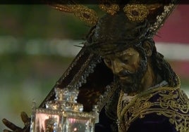 En vídeo: la sobriedad del Nazareno del Silencio invade la Campana