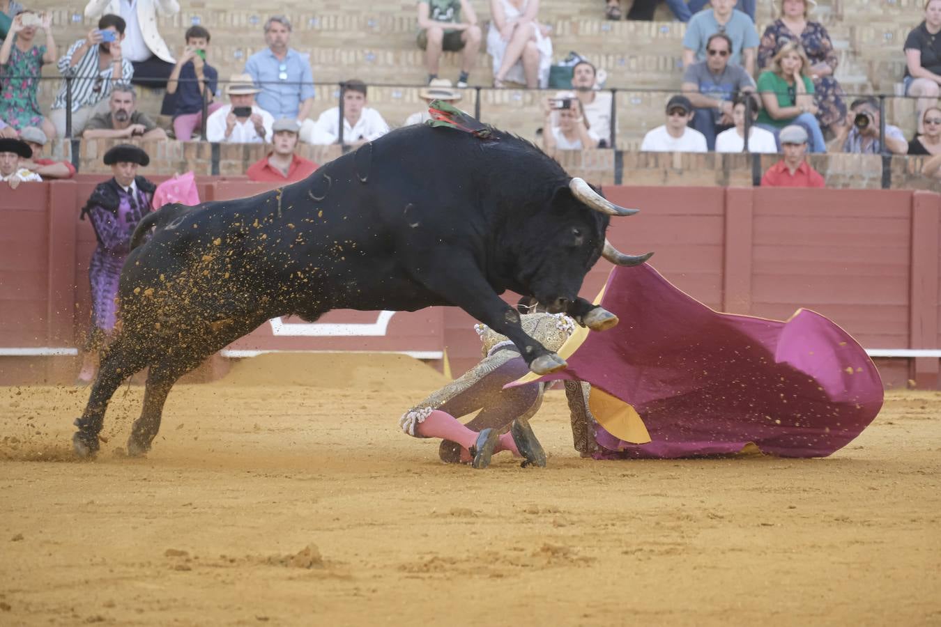 Calerito, en la corrida del dieciséis de abril de 2023 en la Plaza de Toros de Sevilla 