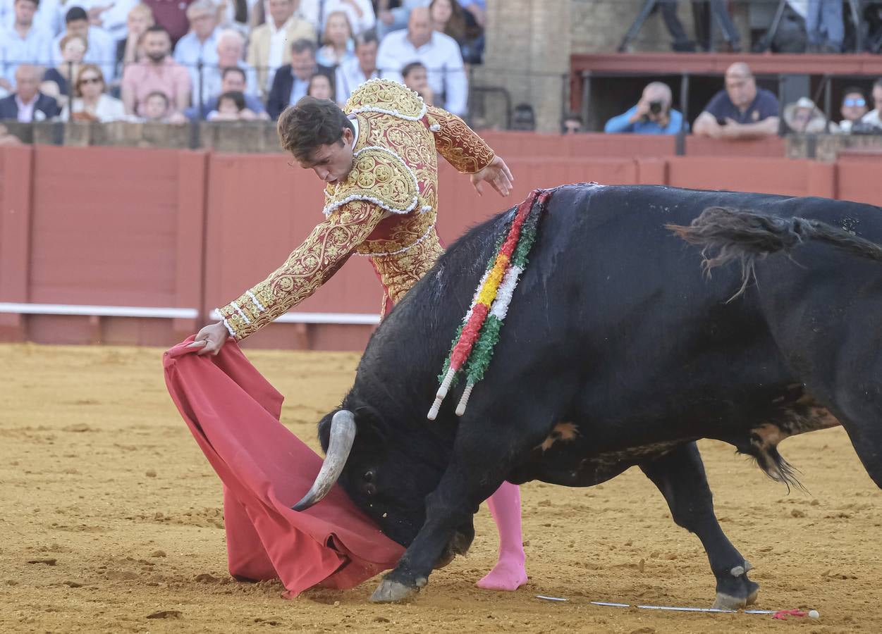 Rafael Serna, en la corrida del dieciséis de abril de 2023 en la Plaza de Toros de Sevilla 