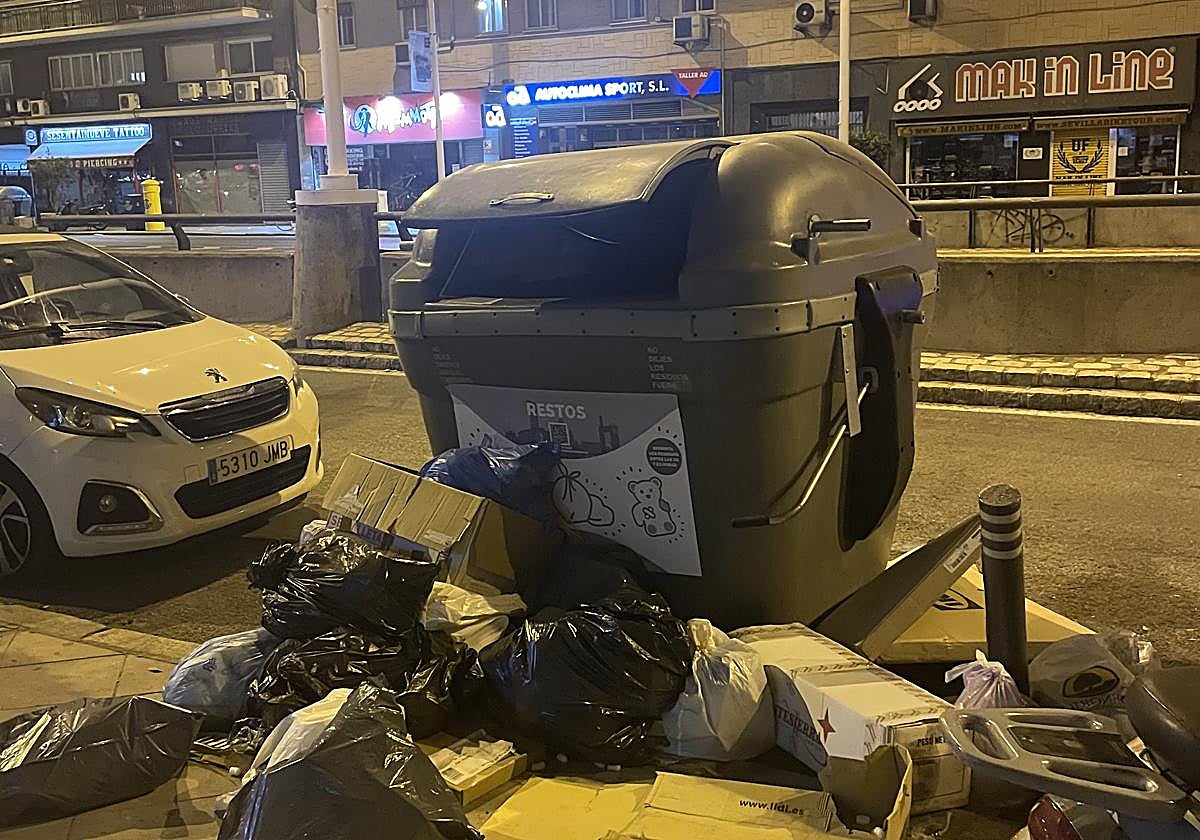 Los contenedores: en mal estado, insuficientes y lejos de las viviendas