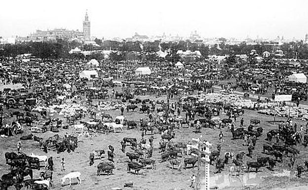 Gracias al archivo gráfico de ABC de Sevilla conservamos imágenes como estas de la Feria del Prado de San Sebastián