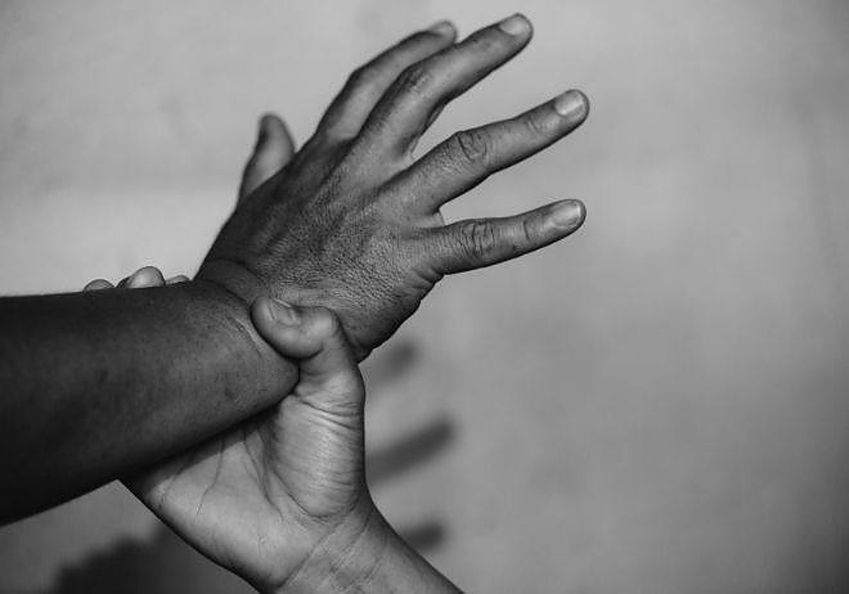 El condenado abordó a la chica en el ascensor del bloque