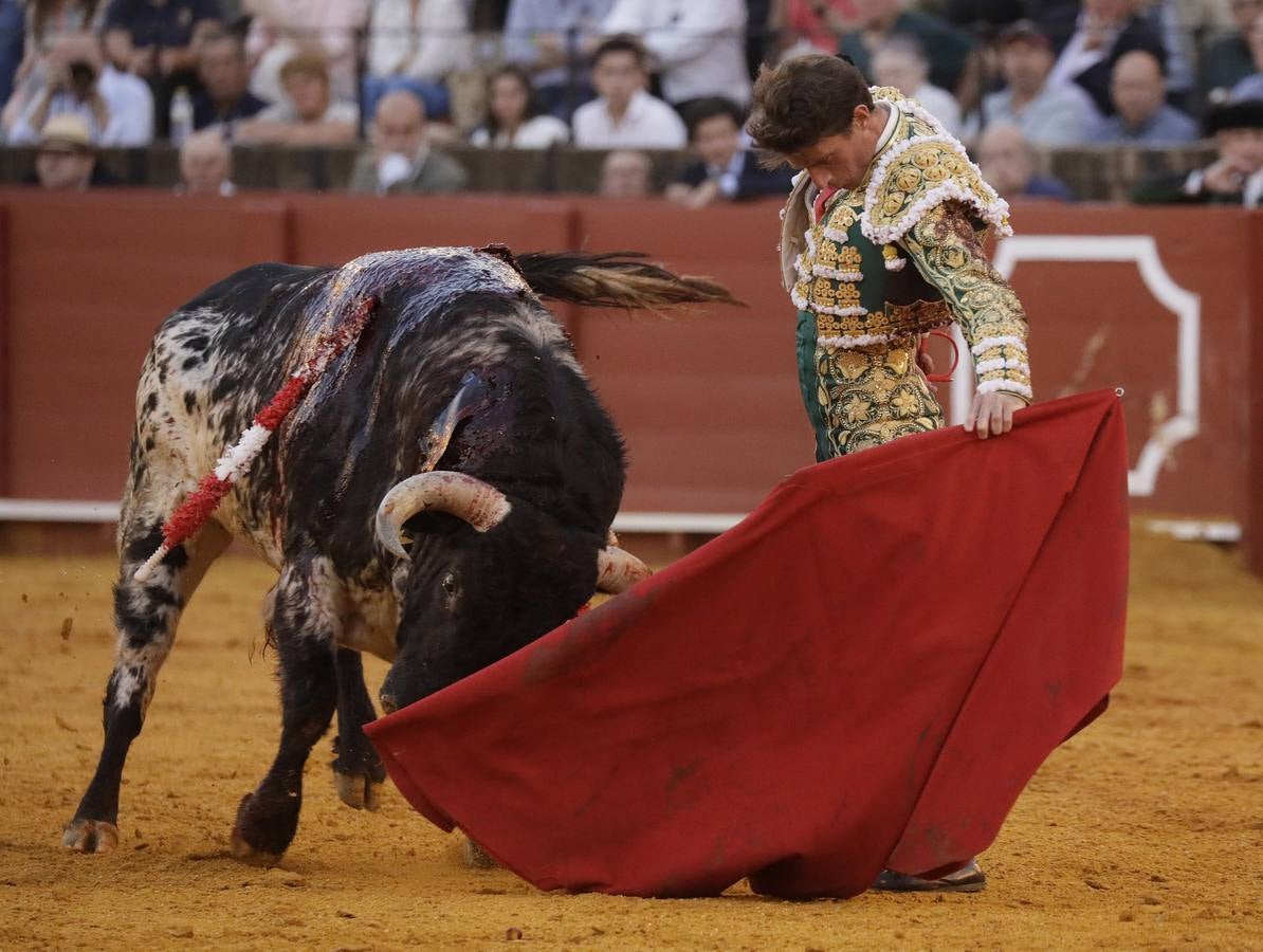 Alfonso Cadaval, con los dos astados de su lote 