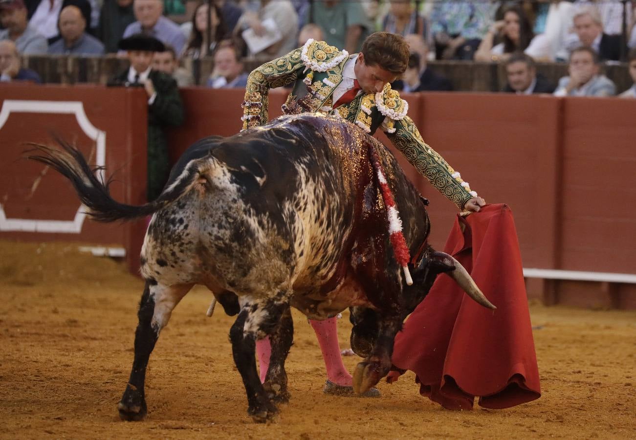 Alfonso Cadaval, con los dos astados de su lote 