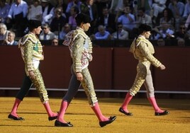 Las imágenes de la corrida de José Garrido, Álvaro Lorenzo y Alfonso Cadaval en Sevilla 2023