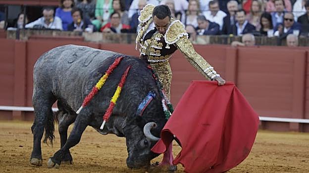 La Maestranza hecha un delirio por la histórica corrida de Victorino Martín