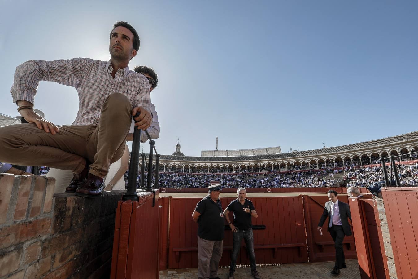 Detalles de la plaza de toros de Sevilla durante la corrida de Victorino Martín