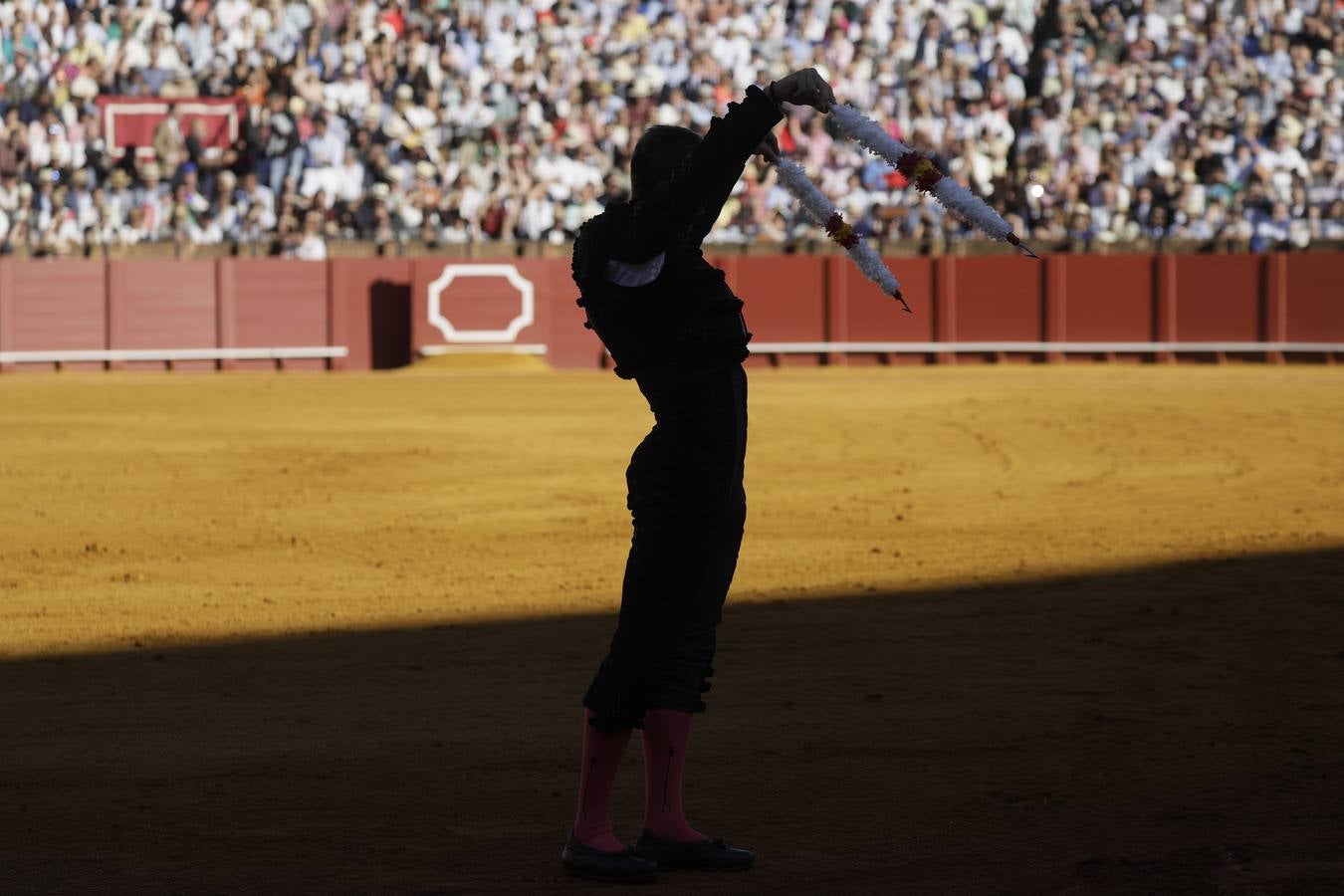 Detalles de la plaza de toros de Sevilla durante la corrida de Victorino Martín