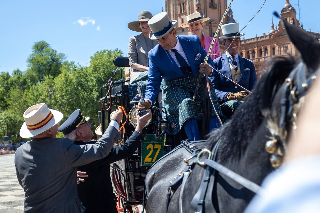 Entrega de trofeos del Campeonato Internacional de Enganches de Tradición en Sevilla