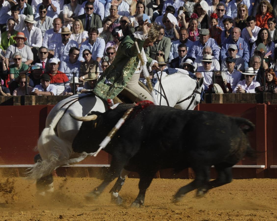 Faena de Rui Fernandes, este domingo 23 de abril en la plaza de toros de Sevilla