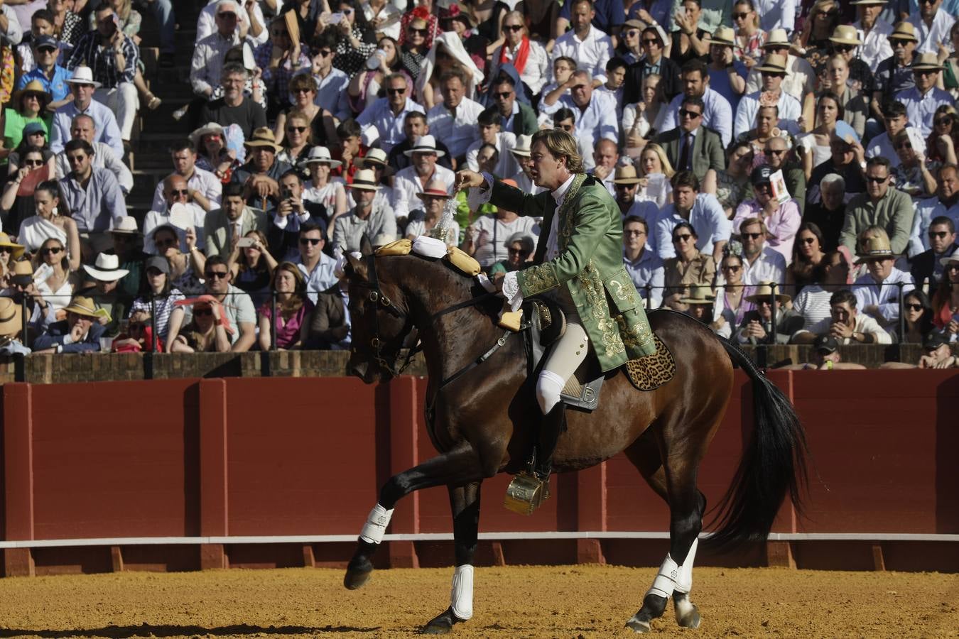 Faena de Rui Fernandes, este domingo 23 de abril en la plaza de toros de Sevilla