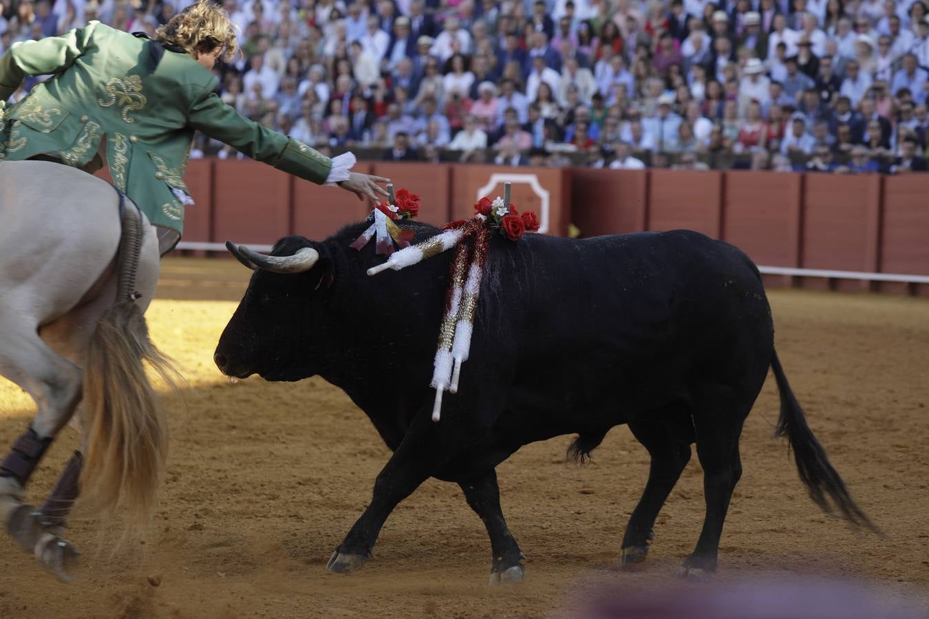 Faena de Rui Fernandes, este domingo 23 de abril en la plaza de toros de Sevilla