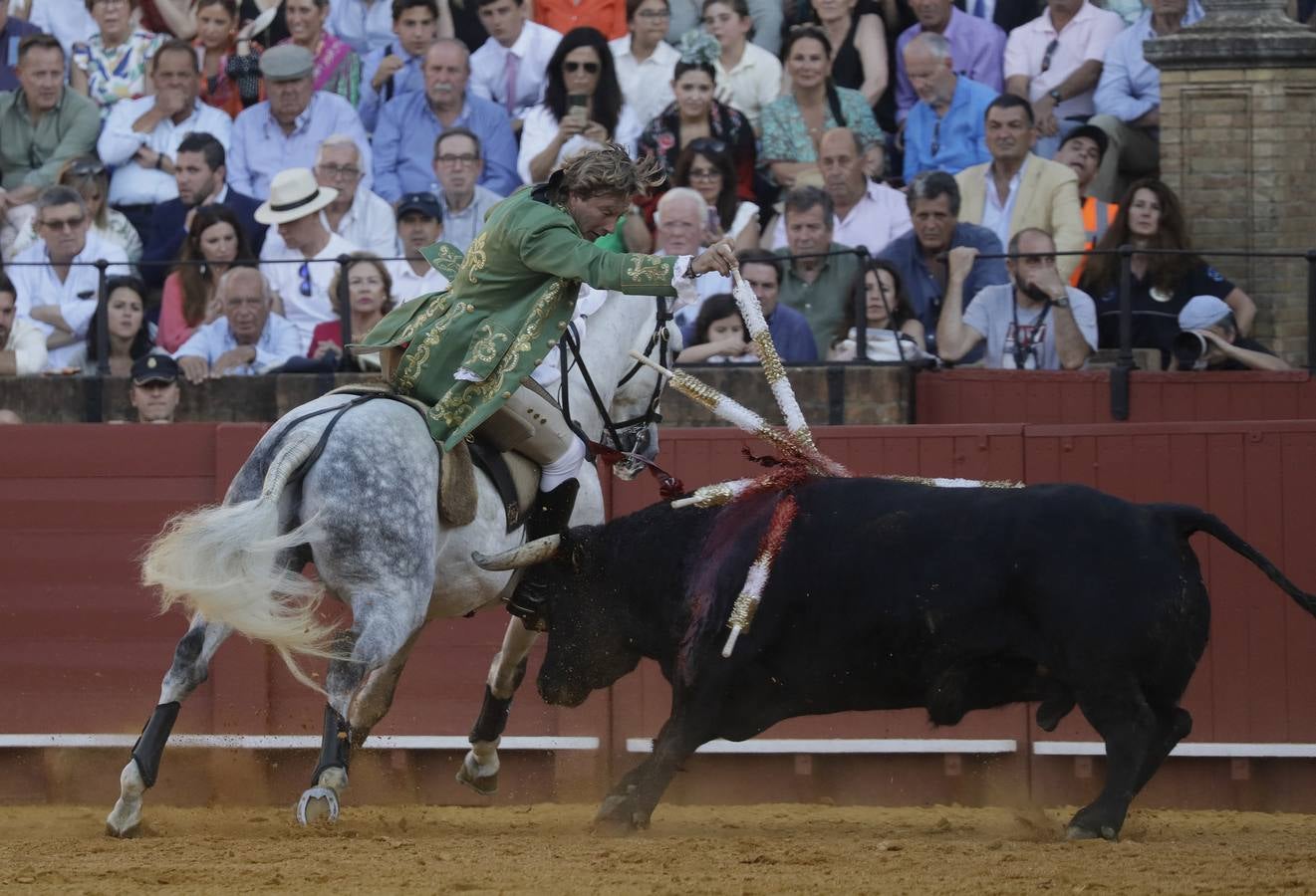 Faena de Rui Fernandes, este domingo 23 de abril en la plaza de toros de Sevilla