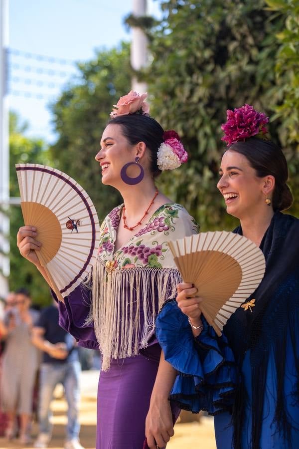 Calor y multitudes este lunes en el real de la Feria