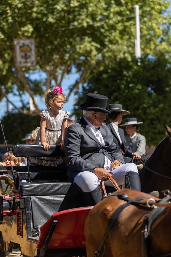 Calor y multitudes este lunes en el real de la Feria