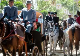 Más de 800 coches de caballo pasean por la Feria de Sevilla en un día