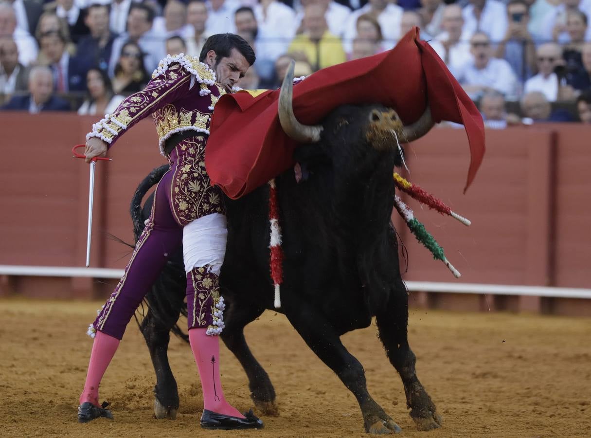 Emilio de Justo ha cortado dos orejas este lunes en la plaza de toros de Sevilla