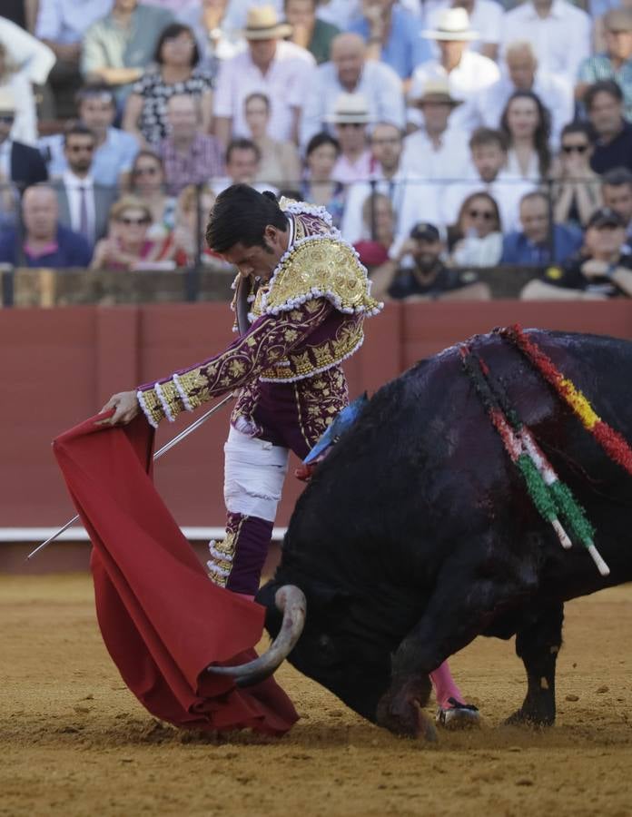 Emilio de Justo ha cortado dos orejas este lunes en la plaza de toros de Sevilla