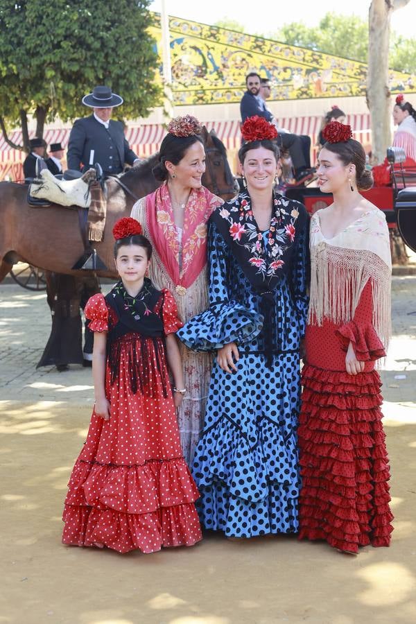 Reyes Jiménez, Mercedes Bosch y Alejandra y Mercedes Montes