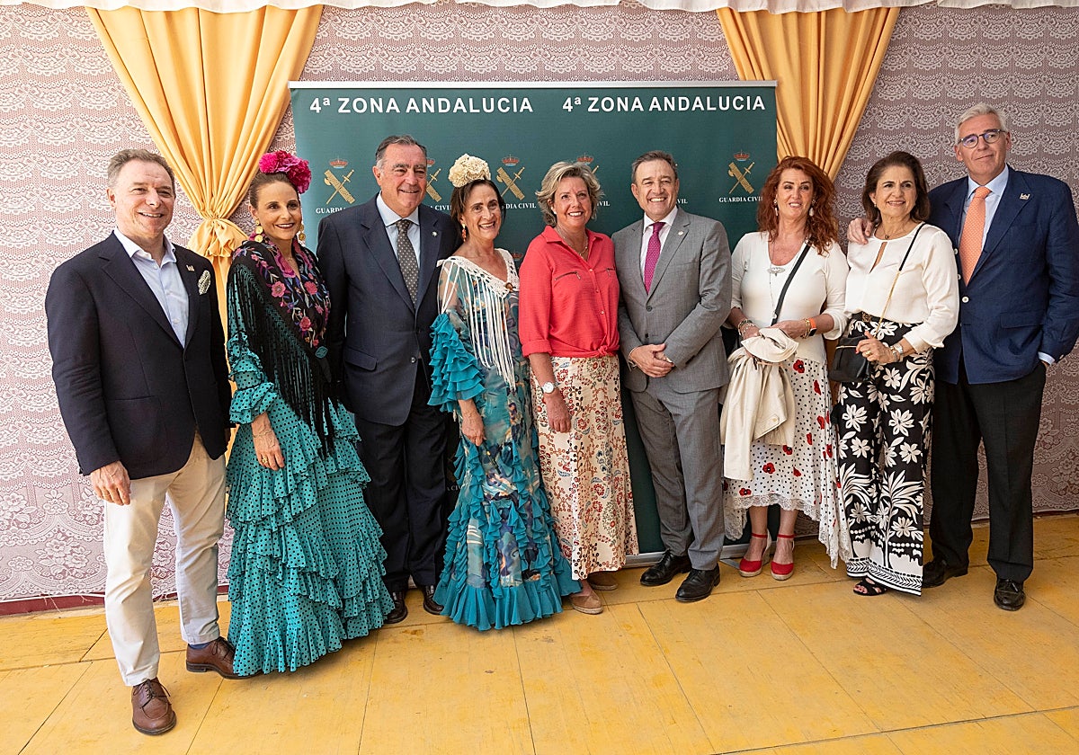 Recepción en la caseta de la Guardia Civil a la que asistió Simoneta Gómez-Acebo