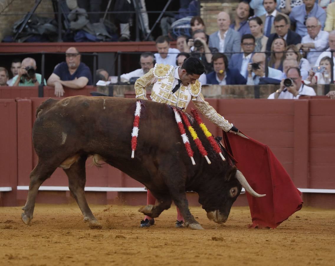 Faena de Alejandro Talavante, este lunes en la plaza de toros de Sevilla