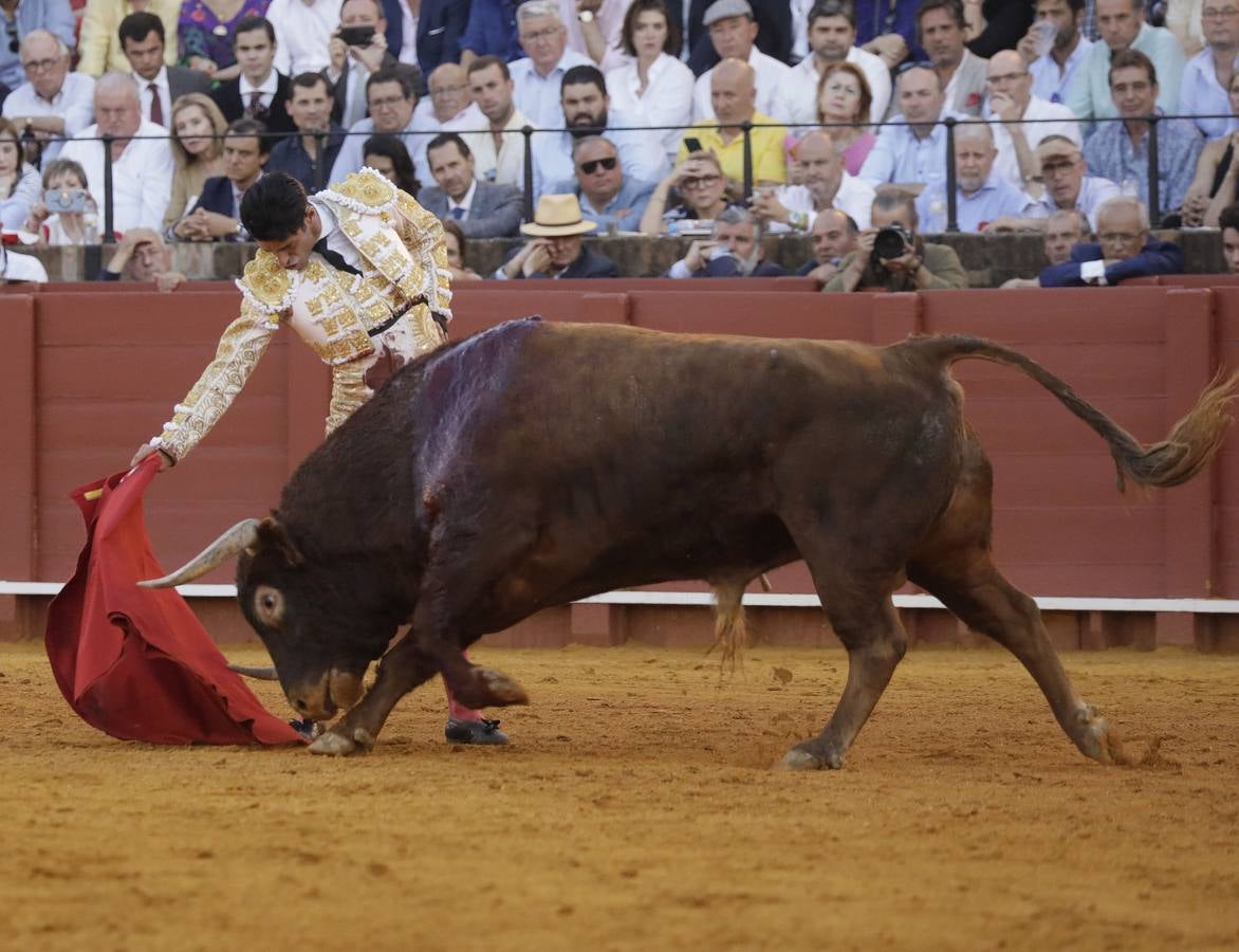 Faena de Alejandro Talavante, este lunes en la plaza de toros de Sevilla