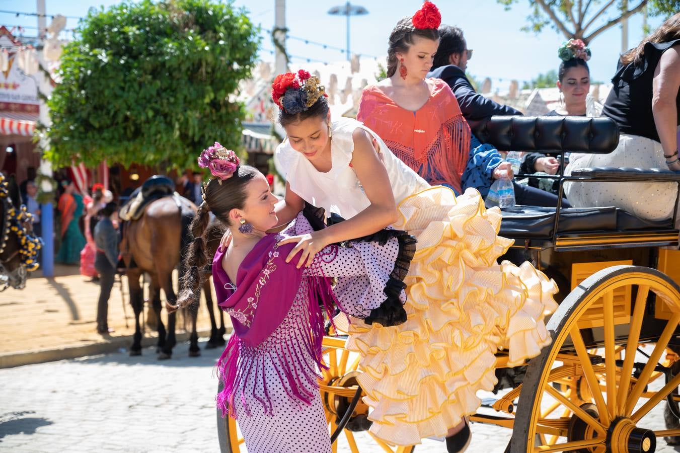 Multitudinaria jornada de Feria, previa al festivo