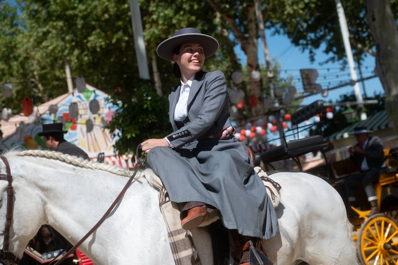 Multitudinaria jornada de Feria, previa al festivo