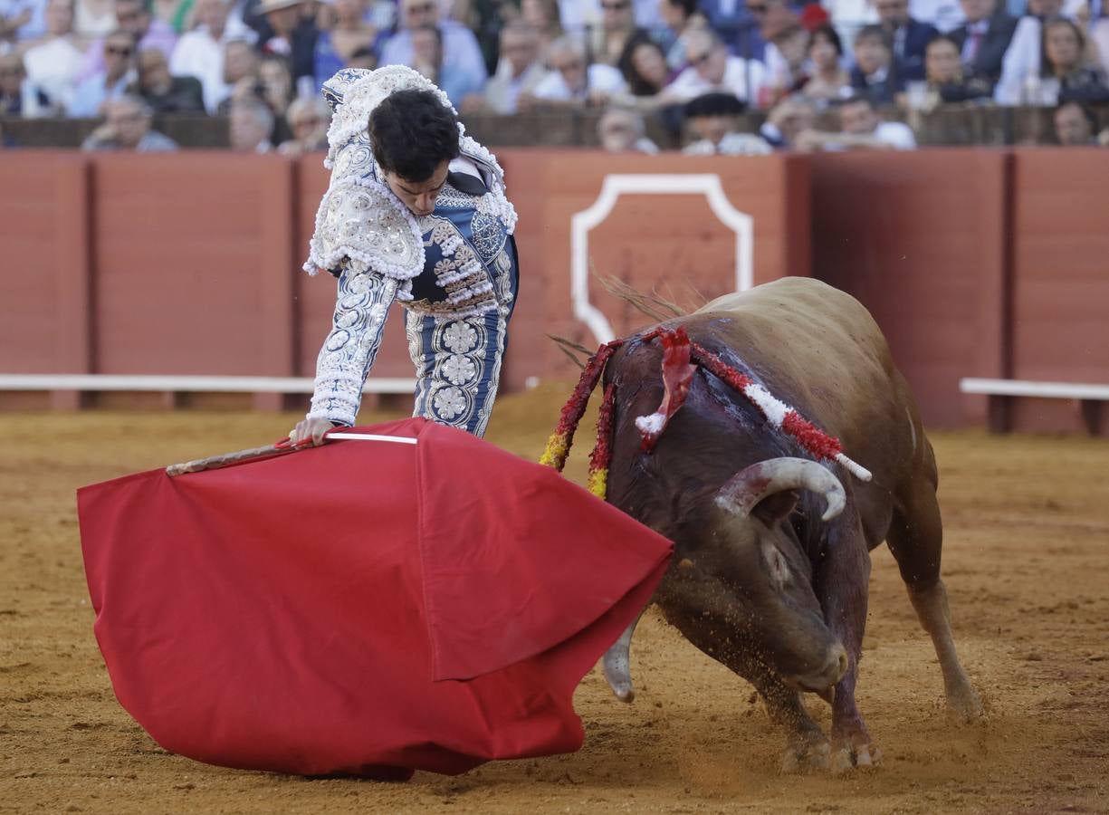Faena de Tomás Rufo, este martes en la plaza de toros de Sevilla