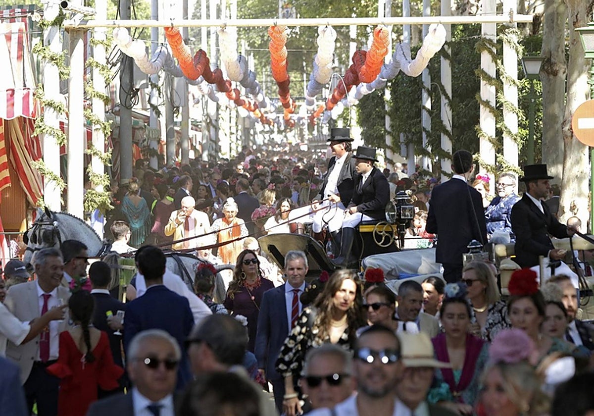 La asistencia en la Feria de Abril de Sevilla 2023 está siendo multitudinaria
