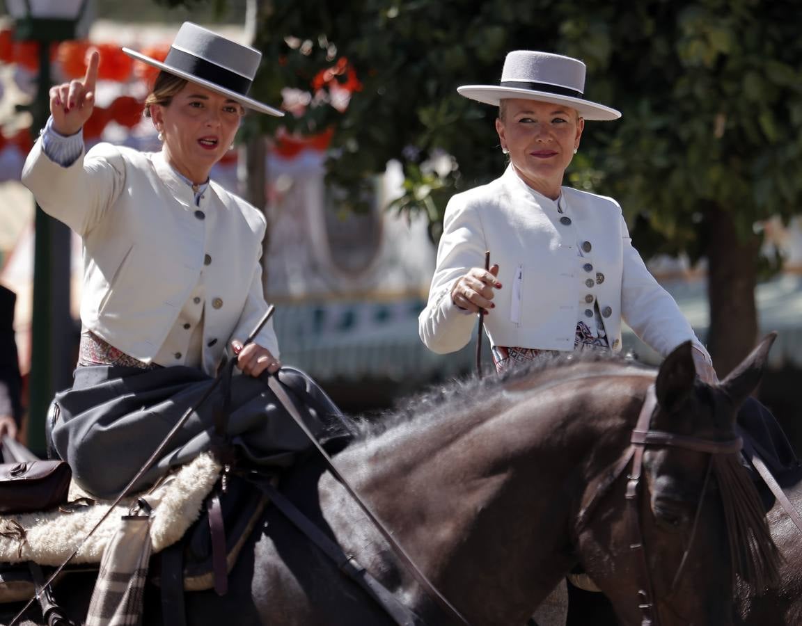 Ambiente en el real este miércoles festivo de la Feria de Abril 2023