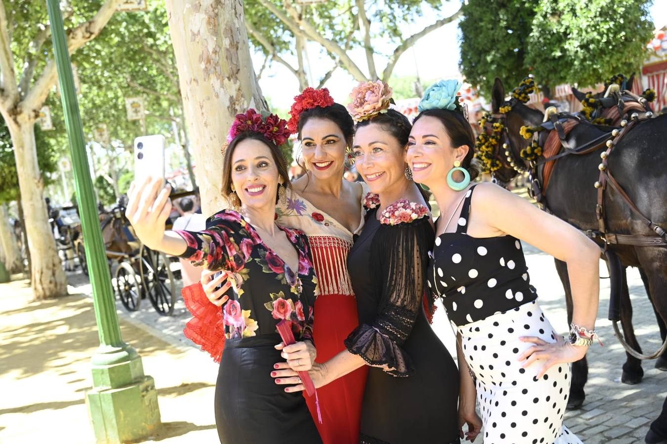 Ambiente en el real este miércoles festivo de la Feria de Abril 2023