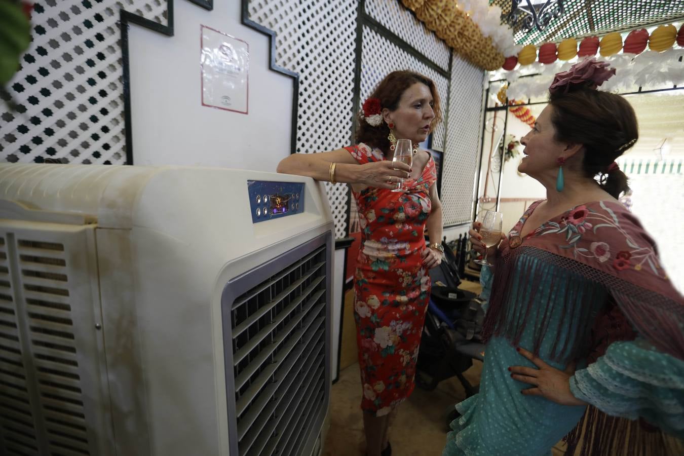 Ambiente en el real este miércoles festivo de la Feria de Abril 2023