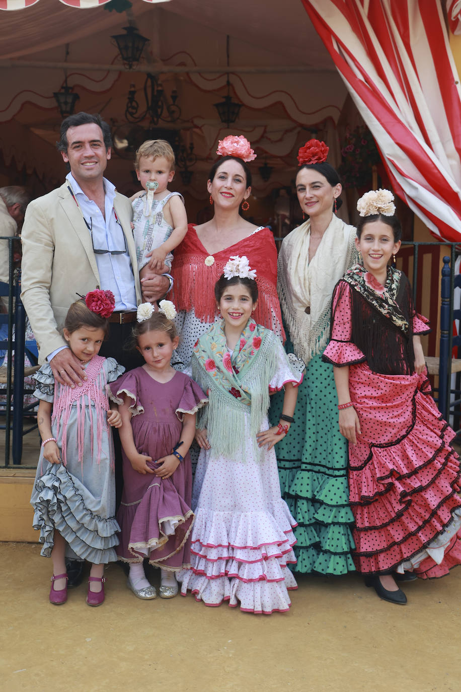 Alfonso Ollero padre e hijo, Lupe y Alegrí­a Ollero, Lupe Bores, Fabiola Arias, María Ollero y Blanca Bores