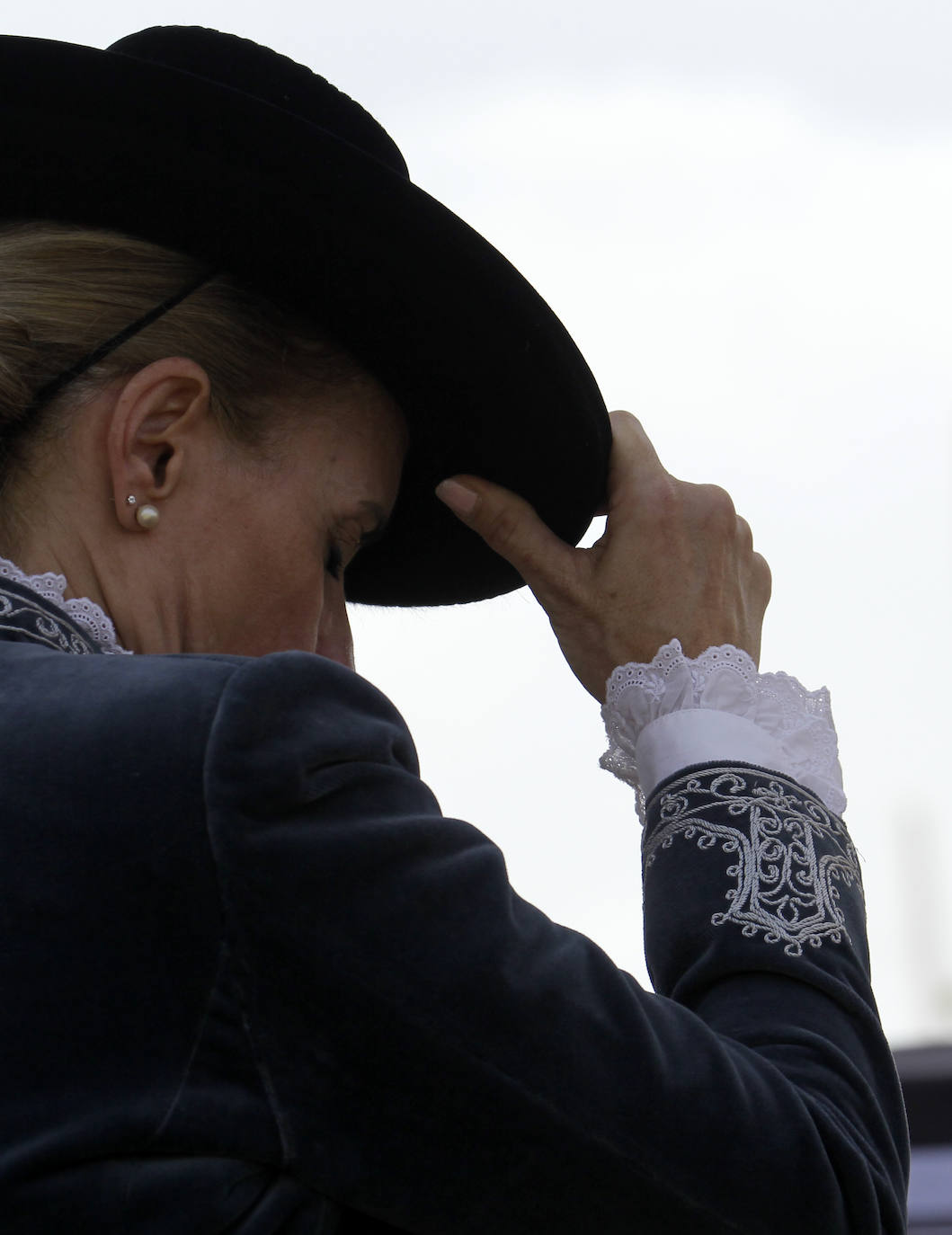 La concentración de amazonas en la portada del Real durante la mañana del jueves