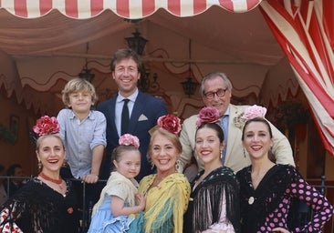 Siempre hay sitio para los amigos el jueves de Feria de Abril de Sevilla