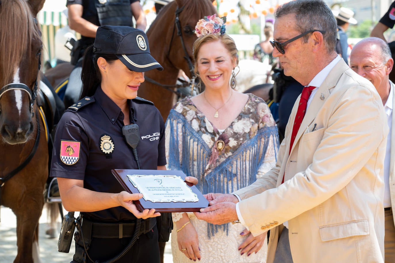Real homenaje al Escuadrón de Caballería de la Policía