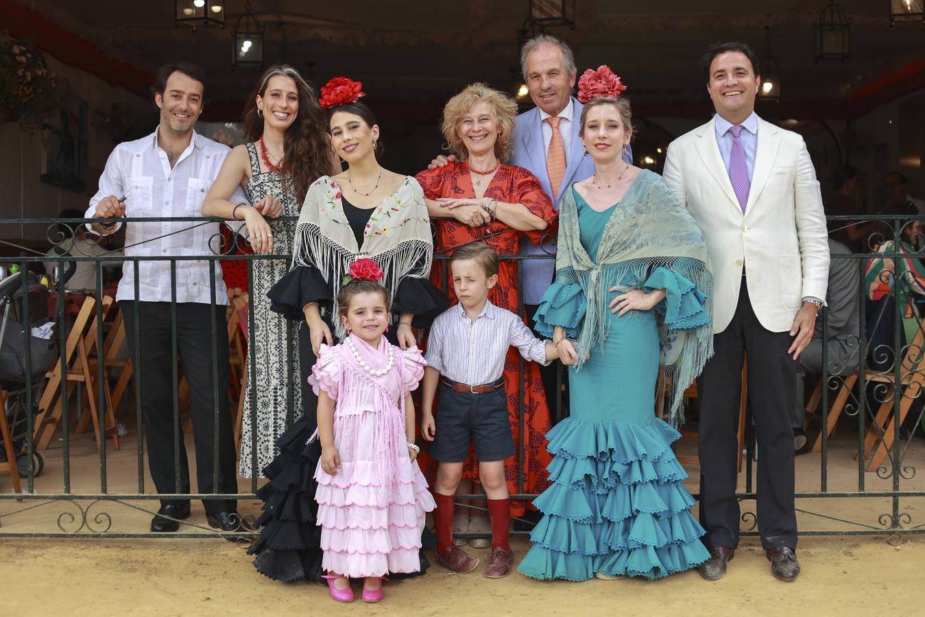 Juan Pérez de Guzmán, Mariana y Lola García de Alvear, Blanca González de Boado, Rafael y Blanca García de Alvear, José Marí­a padre e hijo y Blanca Estrada