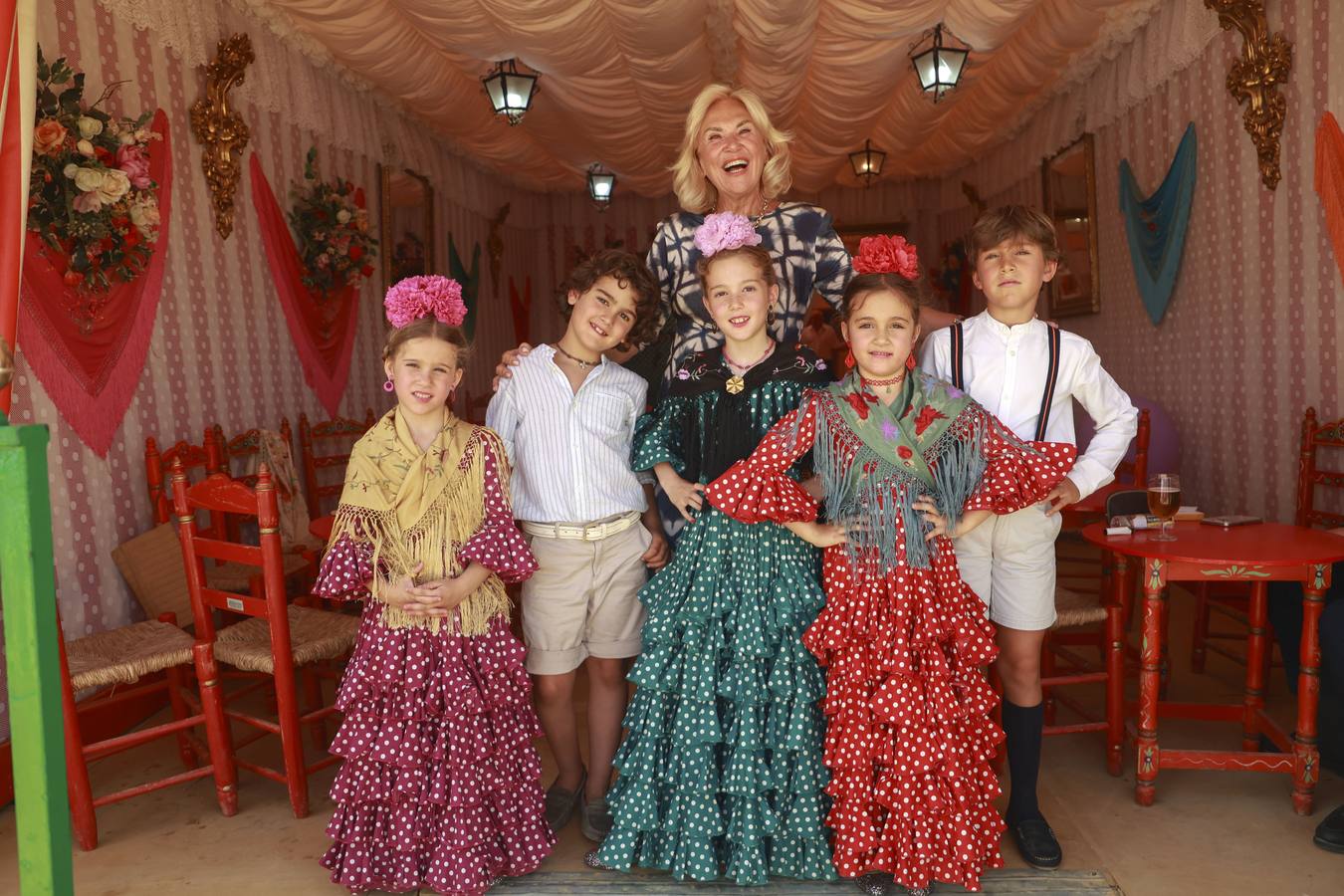Mencía Muñoz, Beltrán y Julieta Sáiz, Falela Camilleri, Casilda y Gonzalo Muñoz